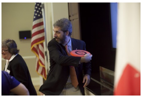 Pablo's throwing a frisbee in The White House 